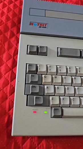 2.7K views · 66 reactions | Msx hotbit hb 8000 #ceduh | Ceduh Games | Facebook