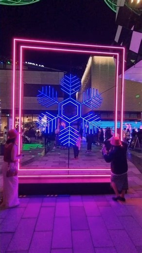 Creative Neon Light Art Installation at Bluewaters Dubai ✨ New Year 2026