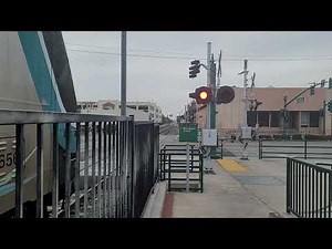 Westbound Metrolink Train 317 departs Covina Station 12/30/2022