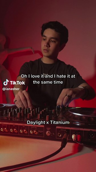 Daylight x Titanium Mashup Reaction