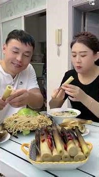 Taste Test Gone Wrong? 😂 Family’s Shocking Reactions to Traditional Food! 😱🥟
