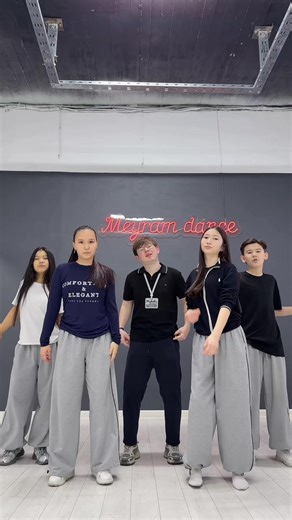 M._.team (@m._.team)’s video of dance trends
