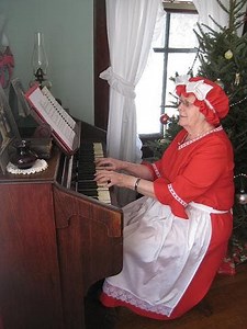 Holz Farm Prepares For Annual 'Old Fashioned Holiday'