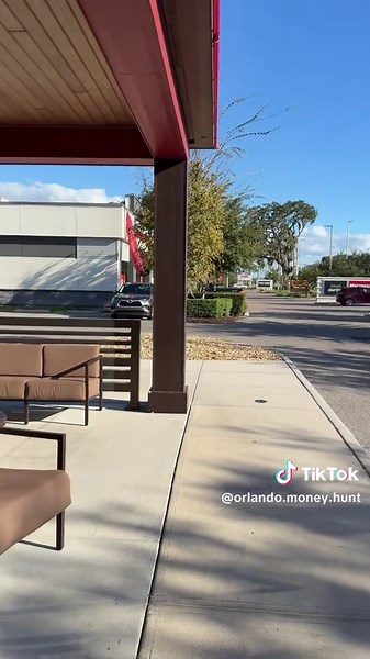 Cash hidden at an Outback Steakhouse. Find it first and it’s yours Next 10 people get gift cards and the next 20 get a free appetizer #orlando #cash #florida