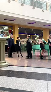 4M views · 332K reactions | Tuzelity Shuffle Speed Challenge  Игра на Скорость в Торговом Центре ⭐️ | Gente Hermosísima | Facebook