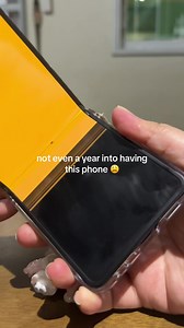 My Samsung Flip Phone Broke After Less Than a Year 😢