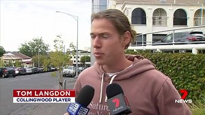 A rising Collingwood star has collapsed on field suffering a heart problem during a VFL match. Story: https://yhoo.it/2Eb3gRf #7News | 7NEWS Melbourne