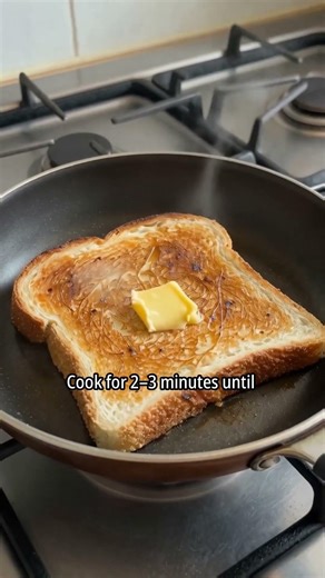 Simple and easy Garlic Bread Recipe #cookingathome #yummyfood