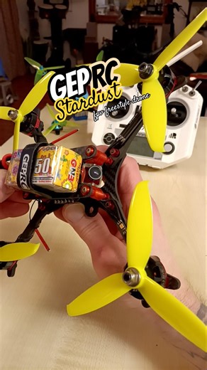 NEW! GEPRC STARDUST PRO FPV FREESTYLE DRONE RETRO STYLE FLOSS REVIEW EMAX MOTORS #CADDX DIGITAL DJI
