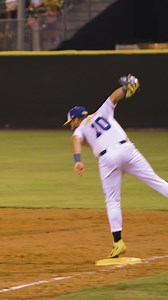 96K views · 1.5K reactions | Shoulder blade hurts just watching this 洛 #bananaball #savannahbananas #trickshot #baseballdad #mlb #sportshighlights #infielder | Banana Ball | Facebook