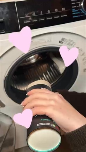 Découvrez le parfum de linge en perles Lenor pour une fraîcheur longue durée jusqu'à 12 semaines dans votre armoire ! | Lenor France