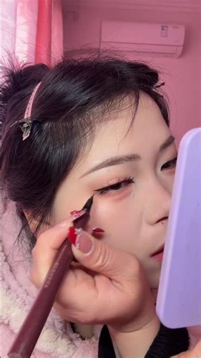 Learn Simple Eye Makeup in 3 Steps