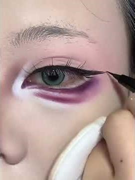 新手也能轻松掌握的Cosplay眼妆技巧