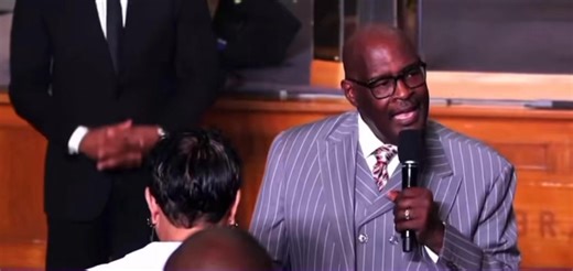 5.6K views · 47 reactions | First off, I wouldn’t have given shyt to begin with. If I did give and this 亮 pulled this, I would’ve grabbed my shyt right back. This dude gotta retire and go sit his azz down. Ayo…don’t nobody give him an another damn dime! Ungrateful mf. | Andrew Sanders | Facebook