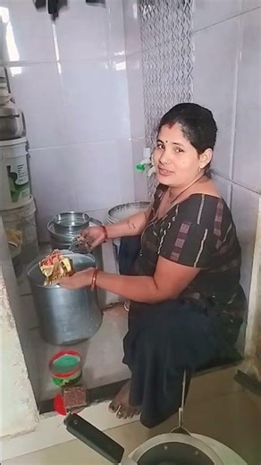 मम्मी का तबीयत खराब है फिर भी काम करना