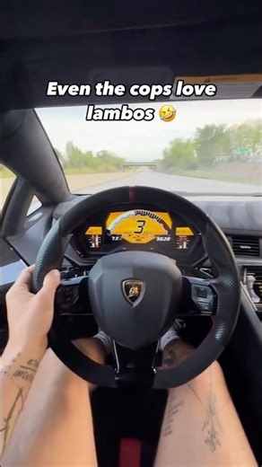 Cops Versus World’s Loudest Lambo 😳