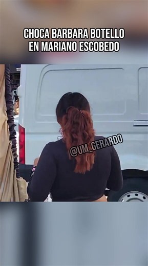 #LEÓN 🚗💥 AHORA LE TOCÓ A BÁRBARA BOTELLO La exalcaldesa de León, Bárbara Botello, se vio involucrada en un accidente vial sobre el bulevar Mariano Escobedo, donde su vehículo participó en una pequeña carambola tras impactar contra dos unidades más. Afortunadamente, Bárbara no presentó lesiones y hasta saludó a la cámara, dejando claro que el susto quedó en eso: puro susto…