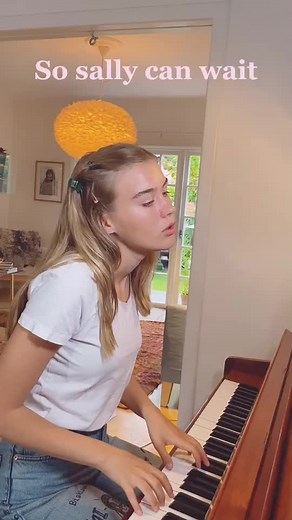 Don't Look Back in Anger Cover by Paula Jiven