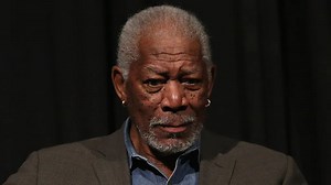 Morgan Freeman salió ileso tras un accidente aéreo