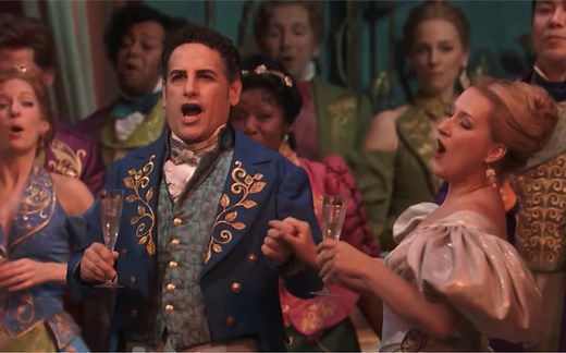 La Traviata：“Libiamo，ne‘lieti calici” 胡安·迭戈·弗洛雷兹及戴安娜·达姆劳演唱威尔第歌剧《茶花女》选段《饮酒歌》