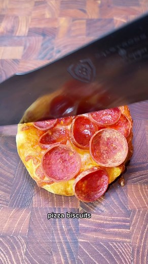Pizza Biscuits👇 Super easy meal or snack - way better than bagels! How to: 🍕 Use a pint glass to make an indentation in a homestyle biscuit 🍕 Fill with pizza sauce 🍕 Top with mozzarella cheese and pepperoni 🍕 Bake at 375 for 15-20 mins #pizza #snack #appetizer #easyrecipe #fingerfood #partyfood #kidssnacks #afterschoolsnack #foodie #biscuits