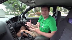 The R33 Nissan Skyline GT-R Is a Japanese Sports Car Icon