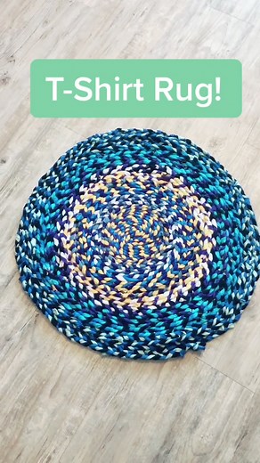 Have a lot of old shirts you can’t donate? Turn them into a rug! #lifestyle #upcycle #diyprojects #diyhomedecor #homediy #diy