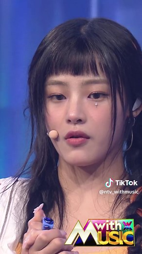 🎥特別公開🎥 ＼【NewJeans】がスタジオに到着🫶🏻／ 披露してくださる楽曲は… 日本のテレビ初披露の最新曲「Right Now」✨ 日本デビュー曲の「Supernatural」🪩 韓国でも大人気！「Bubble Gum」🫧 #TVer で見逃し配信中❣️ 🔗https://tver.jp/episodes/epqp7u285h #withMUSIC #NewJeans #뉴진스 @newjeans_official