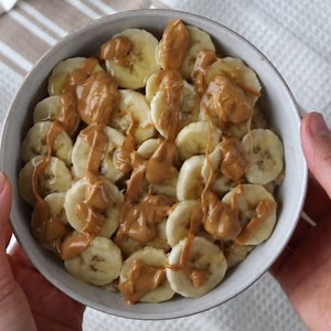 Start your morning right with these healthy porridge recipes with all types of toppings and mix-ins that make these oatmeal breakfast ideas extra flavorful. | All Nutritious