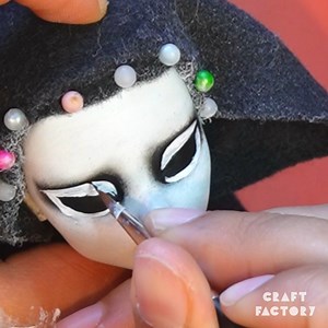 Barbie goes goth! | Craft Factory