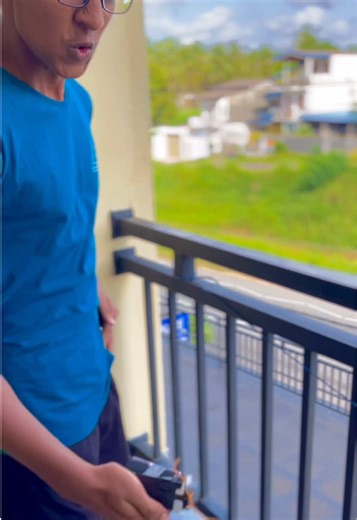 33000V High Voltage Wire Touching Experiment