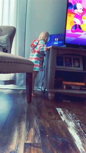 Kate and I watch old drafts when Eliza falls to sleep and this one made us both laugh and temporarily distract us from reality#46 | Hey Eliza