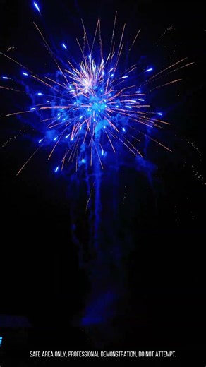 #fireworks #pyrotechnica #eventpyrotechnik #automobile #pyro #chinesenewyear #concert