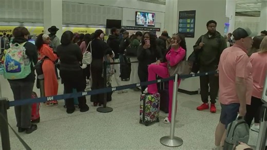 Federal agents deployed to assist TSA amid airport staffing shortages