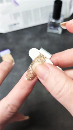 Palace Gold Color Street Application