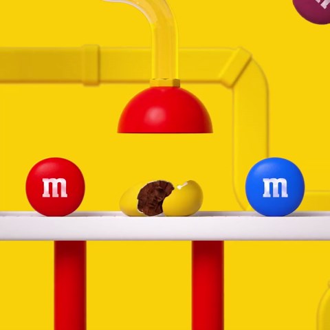 M&M’S WORLD Green Milk Chocolate Candy,2lbs of M&M'S Resealable Pack for Candy Bars,Christmas,St. Patrick's Day Parties,Birthdays,Graduations,Dessert Tables & DIY Party Favors,Bulk Chocolate