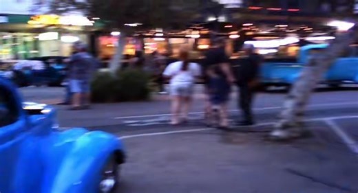 Relive the magic of tonight’s event with us! The air buzzed with the energy of a live band, setting the perfect tone for the day 🤩 We savored incredible flavors at a local restaurant, then wandered through a stunning display of classic cars that took us back in time. As night fell, the streets transformed into a dance floor where everyone moved to their own beat ✨ | Goanna Run Mildura