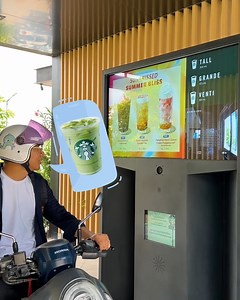 🛵🚗 មិនថាកង់ 2 ឬ កង់ 4 អាចចូលកុម្ម៉ង់នៅ Starbucks Drive-thru បានដូចគ្នា ។​ #starbuckscambodia #StarbucksDrivethru​ Sip and roll! Drive-thru delights for all – whether you’re on four wheels or two! | Starbucks Cambodia