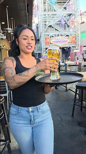 Fremont street las vegas hennessey's tavern restaurant&bar