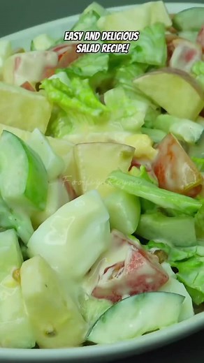 Fresh Green Salad Recipe with Lettuce and Apples
