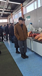 Малчид мах худалдаалах цэг. За манайх 10 цаг 30 минутын байдлаар нэг ч хонины мах нэг ч ямааны мах үлдээгүй байна шүү. Огт дууссан байна шүү. #Хаяг: Тэц4 станцаас зүүн тийш 4.2км ХөсөгТрэйд-с баруун тииш зам дагуу 800м. Замын 2 талд самбар бгаа. Замынхаа хойд талд. Малчид мах худалдаалах цэг Цагийн хуваарь: 05:00-17:00 цаг Утас: 9090-3050 90003050 | Малчид Мах Худалдаалах Цэг Хан Уул, БГДүүрэг