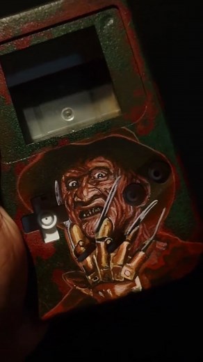 Wes Craven's A Nightmare on Elm Street. Hand painted Nintendo Game Boy by Neatgameboy. Find more horror movie themed Game Boys on my page. | Neat GameBoy