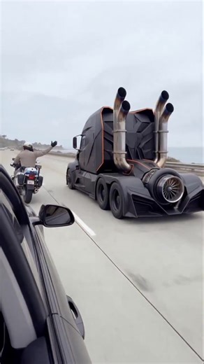 Cop : Batman pull over!🚔 #batman : the dark knight says f u! 😂 #ithitsdifferent