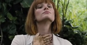 Everyone's Watching The Deleted Dino Poop Scene In 'Jurassic World'