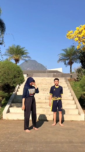 Join the Trend with Traditional Javanese Dance