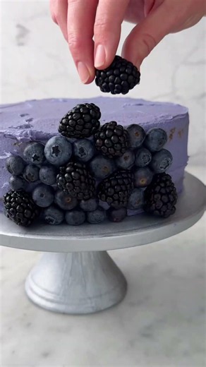 This lemon and berry sour cream layer cake recipe is perfect for any special occasion 💜