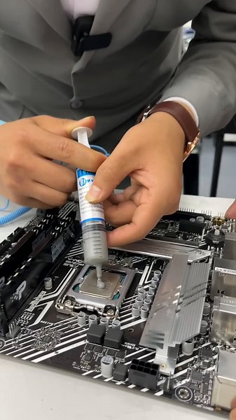 Ensamblaje de Computadoras: Curso Paso a Paso en Perú