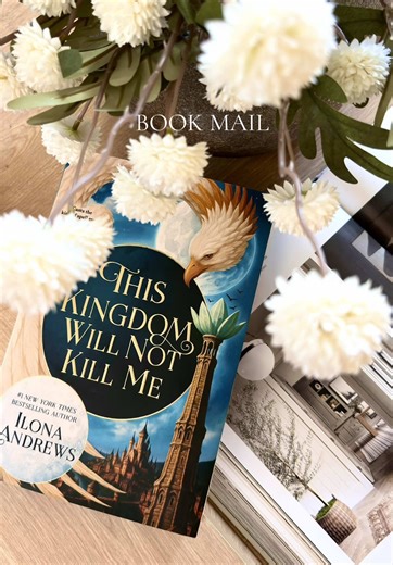 Imagine being transported into the grittiest fantasy world you’ve ever read. That’s the reality for Maggie in This Kingdom Will Not Kill Me by @Ilona Andrews . ⚔️✨ She’s a reader who wakes up in a story she knows by heart—including every betrayal and death. If you love a FMC who uses her