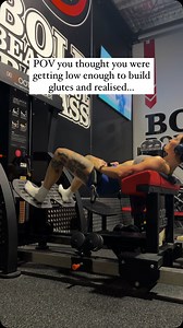 OPEN ⬇️🔥 ✨ Big ROM ✨👇🏼 FIND THE FULL RANGE of movement! Do this ⬇️ As you lower: ✅ • chin stays down, hips lower, back stays straight • lower yourself until you can’t go down more while keeping this form • keep core tight (breath steady) As you come back up: ✅ • Scoop through the hips • chin down • toes up WHY SHOULD WE GET MORE ROM? 1. Increased muscle contraction. 2. Better toning and definition. 3. better fat loss results 👊🥵 Comment “𝐆𝐔𝐈𝐃𝐄” for my 𝒃𝒊𝒌𝒊𝒏𝒊 𝒘𝒐𝒓𝒌𝒐𝒖𝒕𝒔 𝒂𝒏�