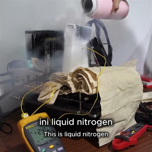 Liquid Nitrogen vs MSI RTX 5090 Lightning Z : Who Will Win ?